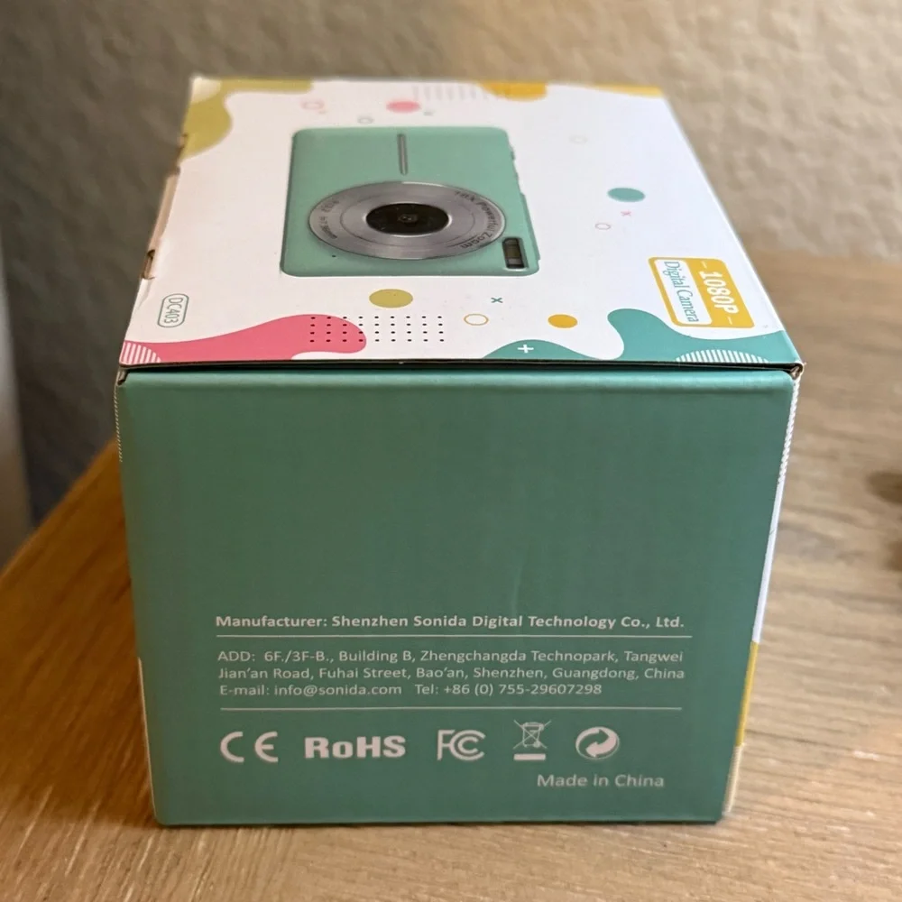 White Digital Camera with Powerful Zoom